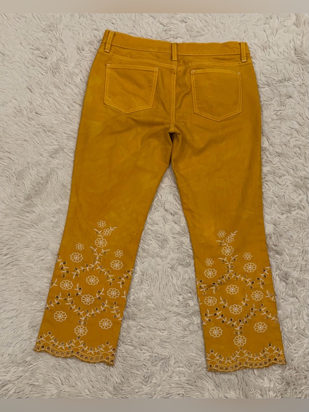 Tory Burch Catch My Drift Cropped Eyelet Floral Jeans 29 Yellow Embroidered - Picture 6 of 10